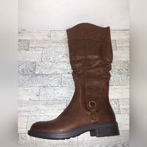 Baretraps Women's Leather Closed Toe Knee Brush Shoes Brown Size 10 M